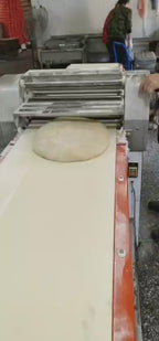 MS500 dough sheeting operation close-up